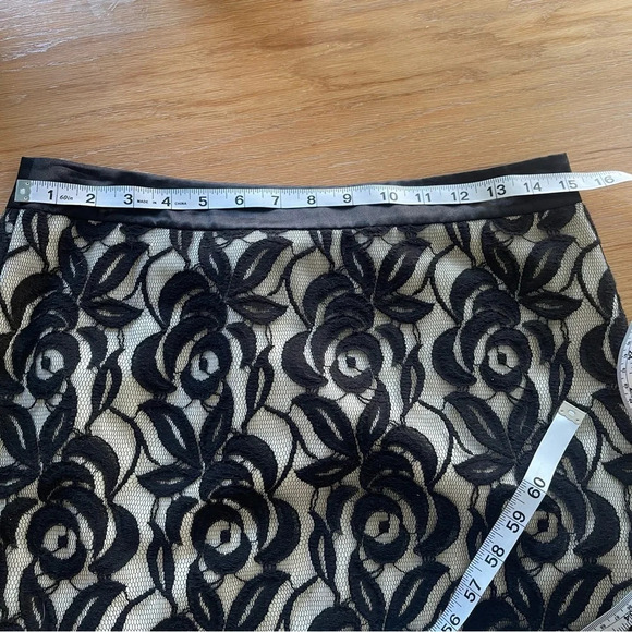 Ann Taylor 6 Black White Lace Pencil Knee Length Skirt Formal Cocktail Business - Picture 8 of 10